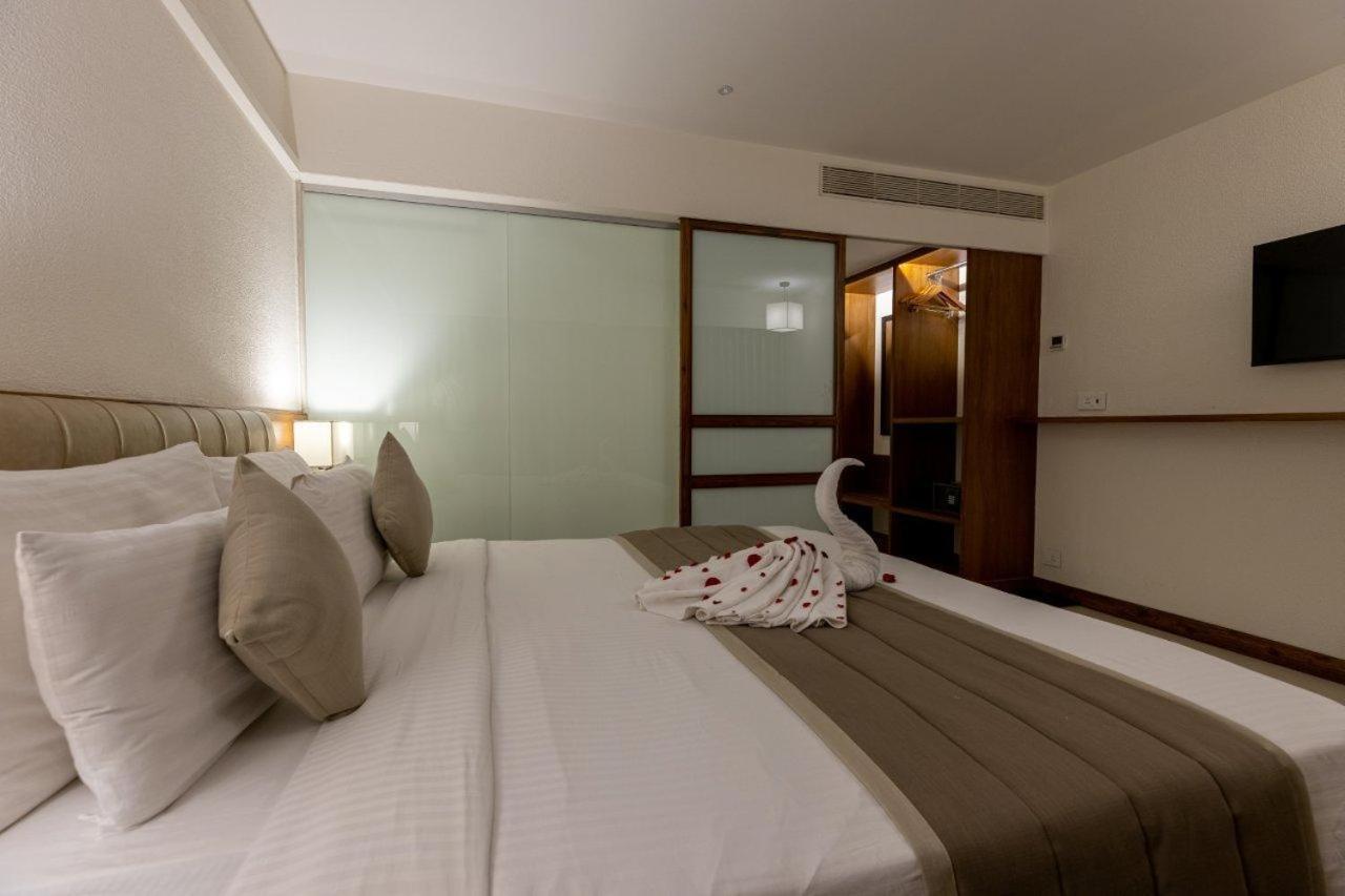 The Central Park Pune Exterior foto